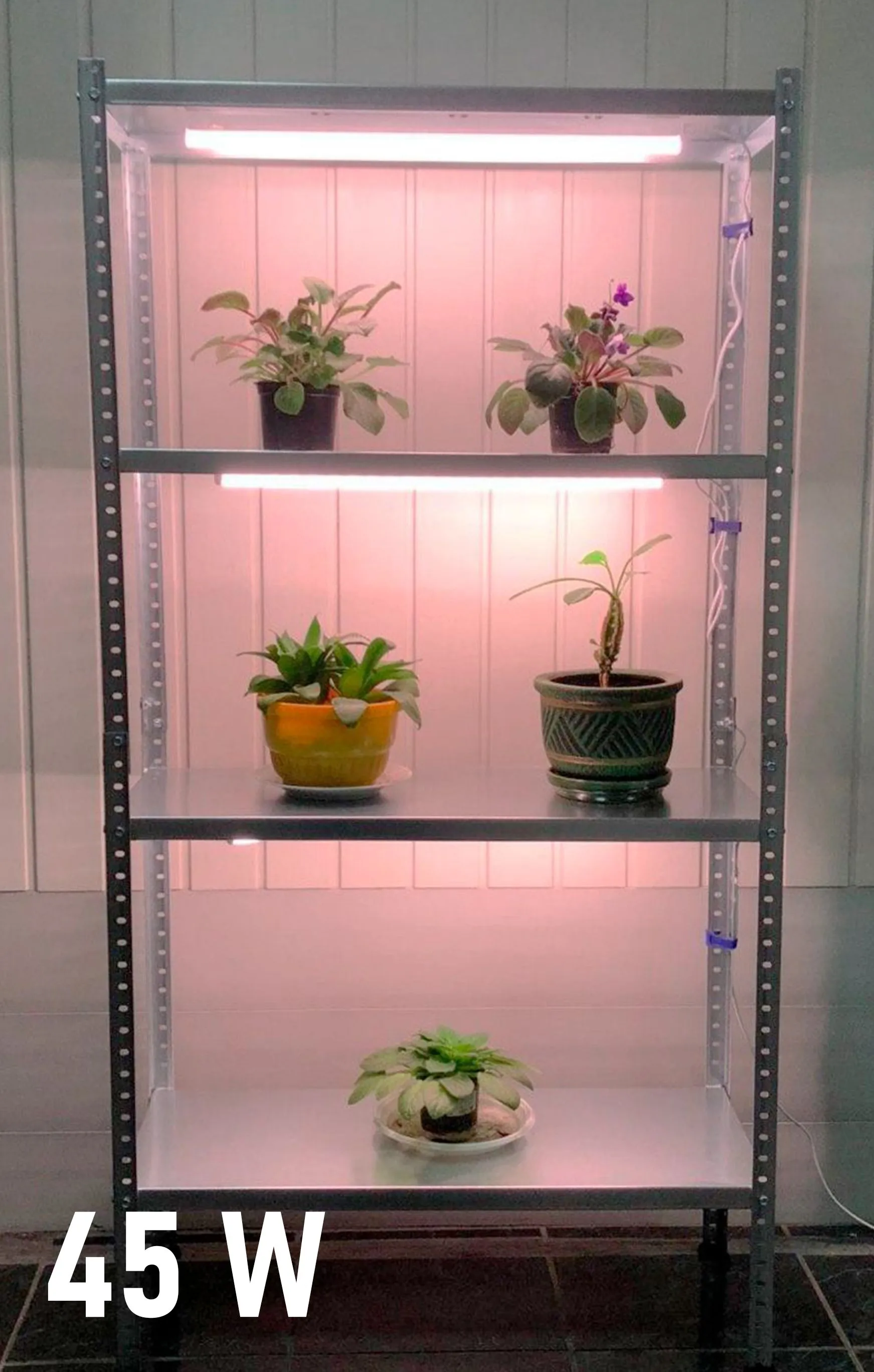 Стеллаж с лампами для растений